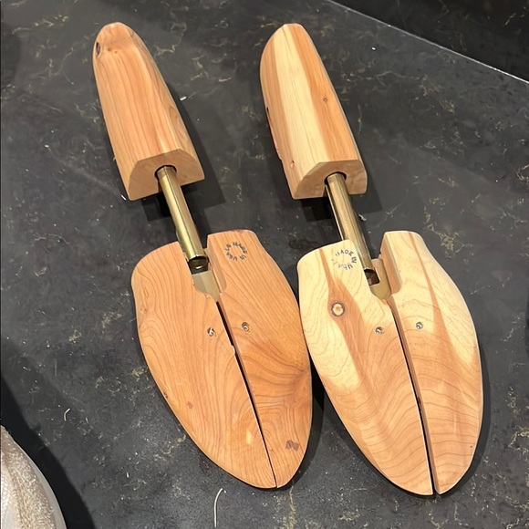 COPY - FootJoy Wooden Shoe Trees - Picture 4 of 5